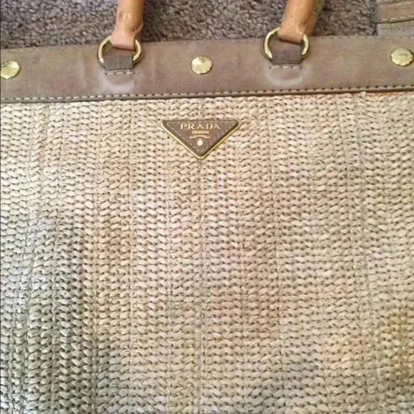 Prada bag - Picture 2 of 3